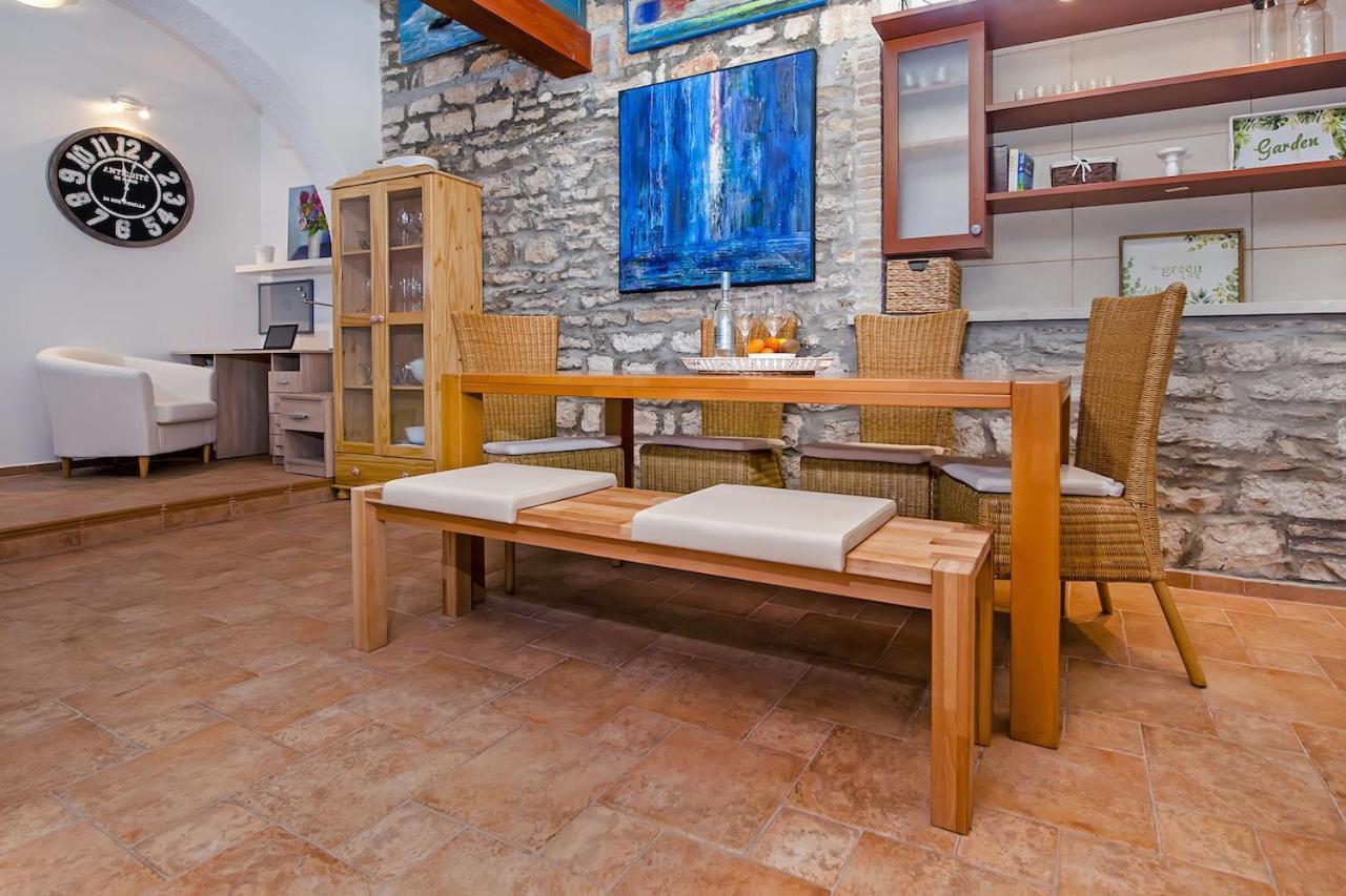 "Art House" Rovinj-Holiday, Holiday Home To Rent Rovinjsko Selo Exterior photo